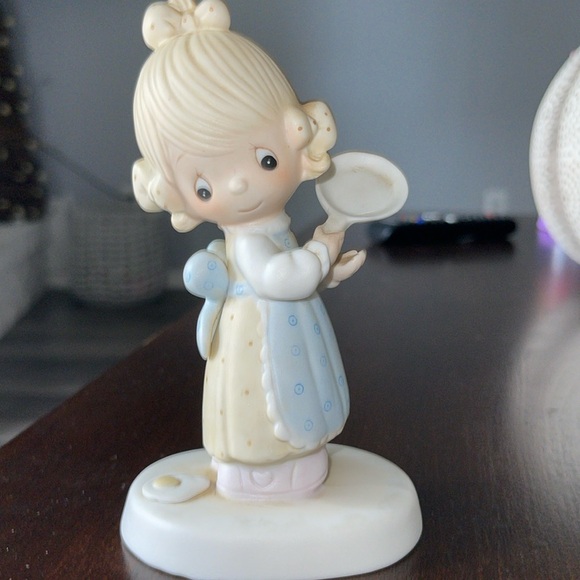 Precious moment - Picture 1 of 2